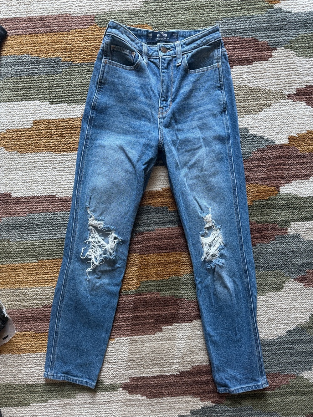 Hollister Ultra High-Rise Mom Jeans